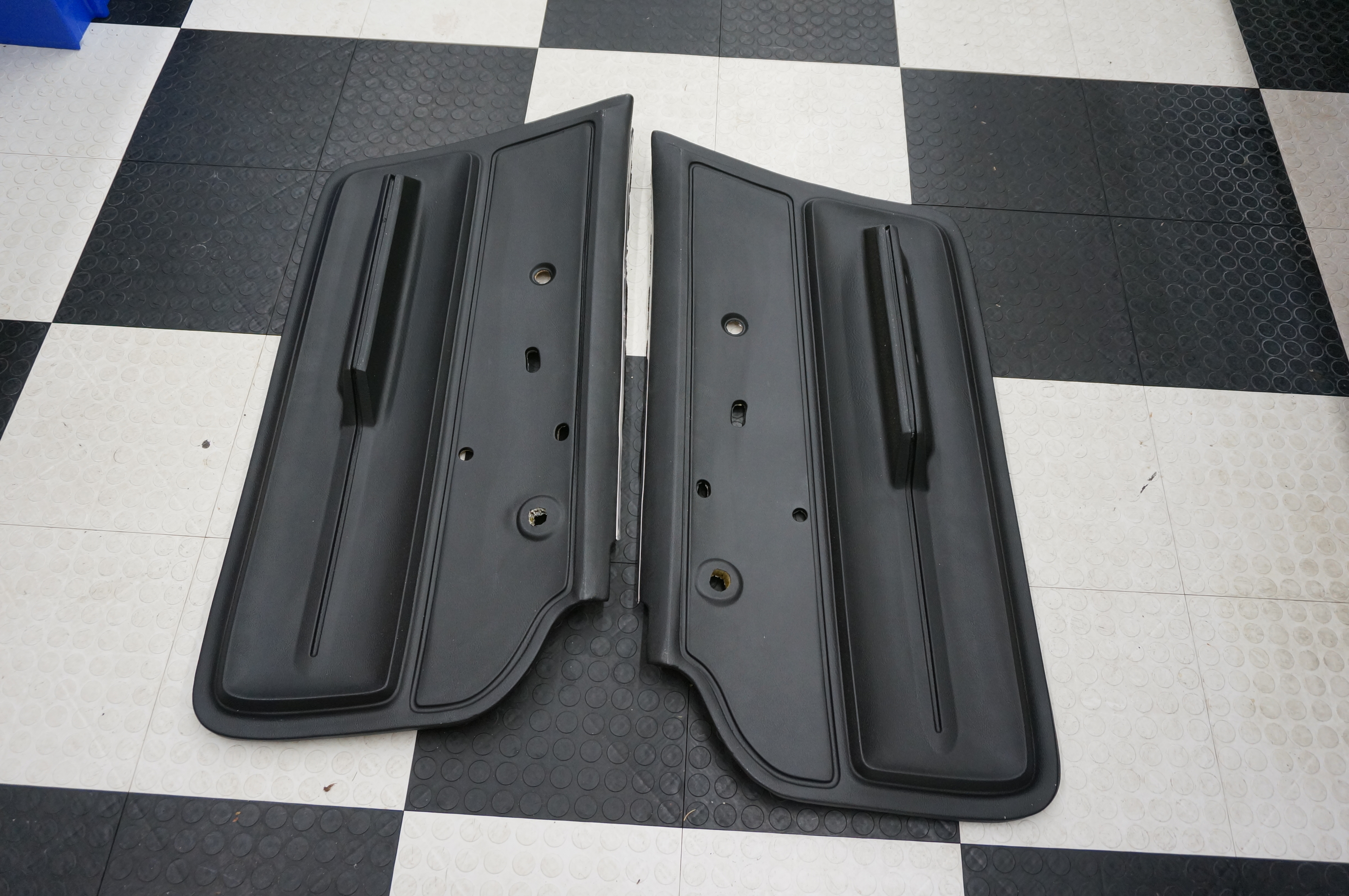 New al knock 67 coupe door panels black - CorvetteForum - Chevrolet ...