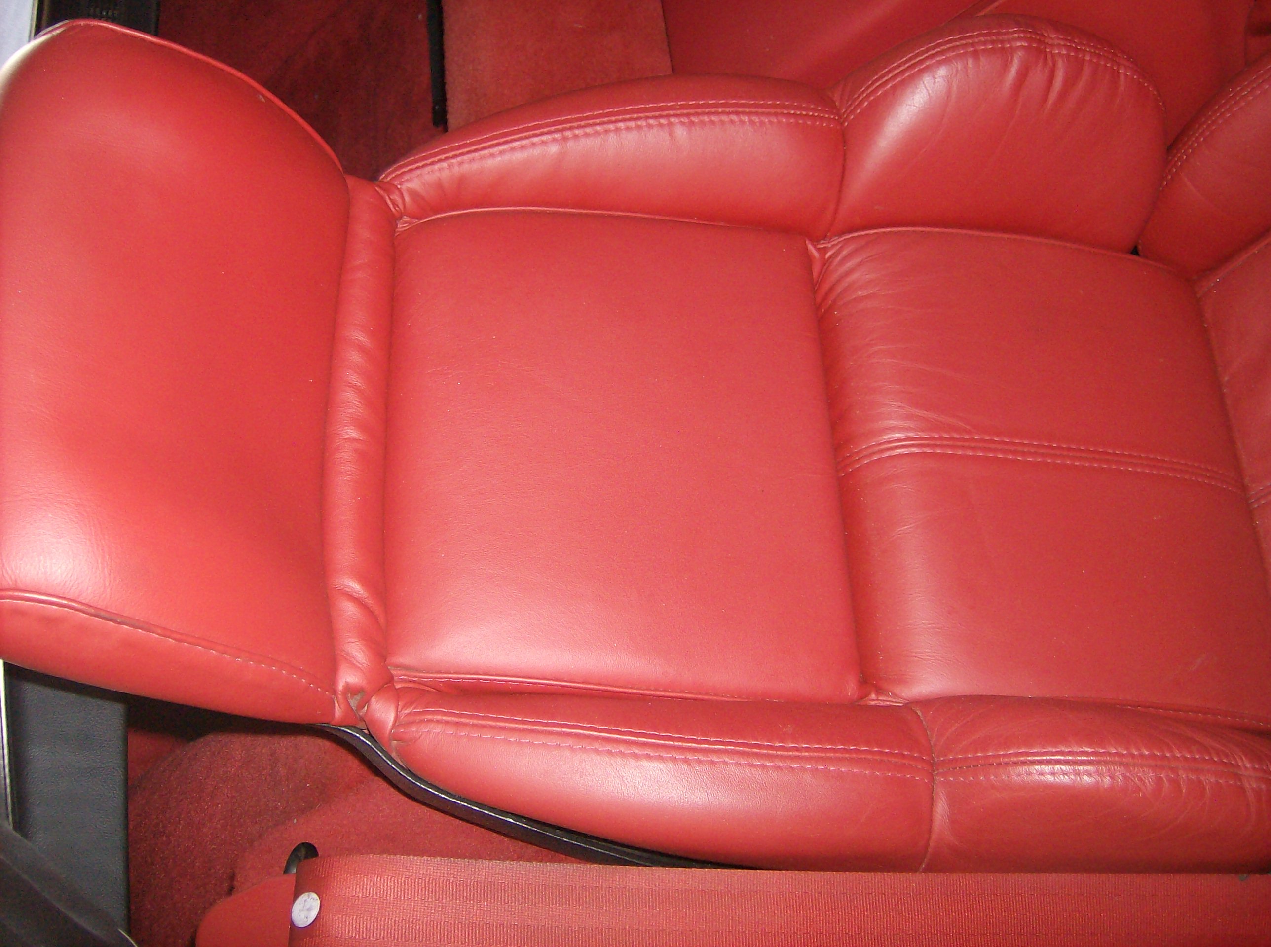 Name:  1989 Corvette Seats 004.JPG
Views: 972
Size:  653.2 KB