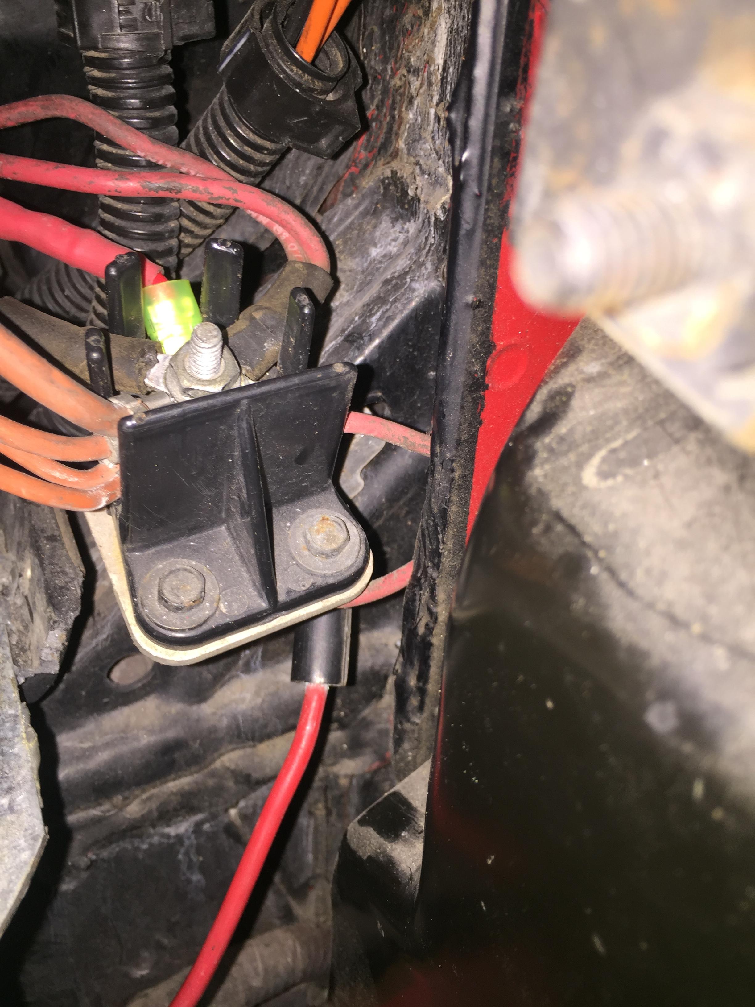 Fuel pump relay makes loud buzzing sound even with new ones, no start