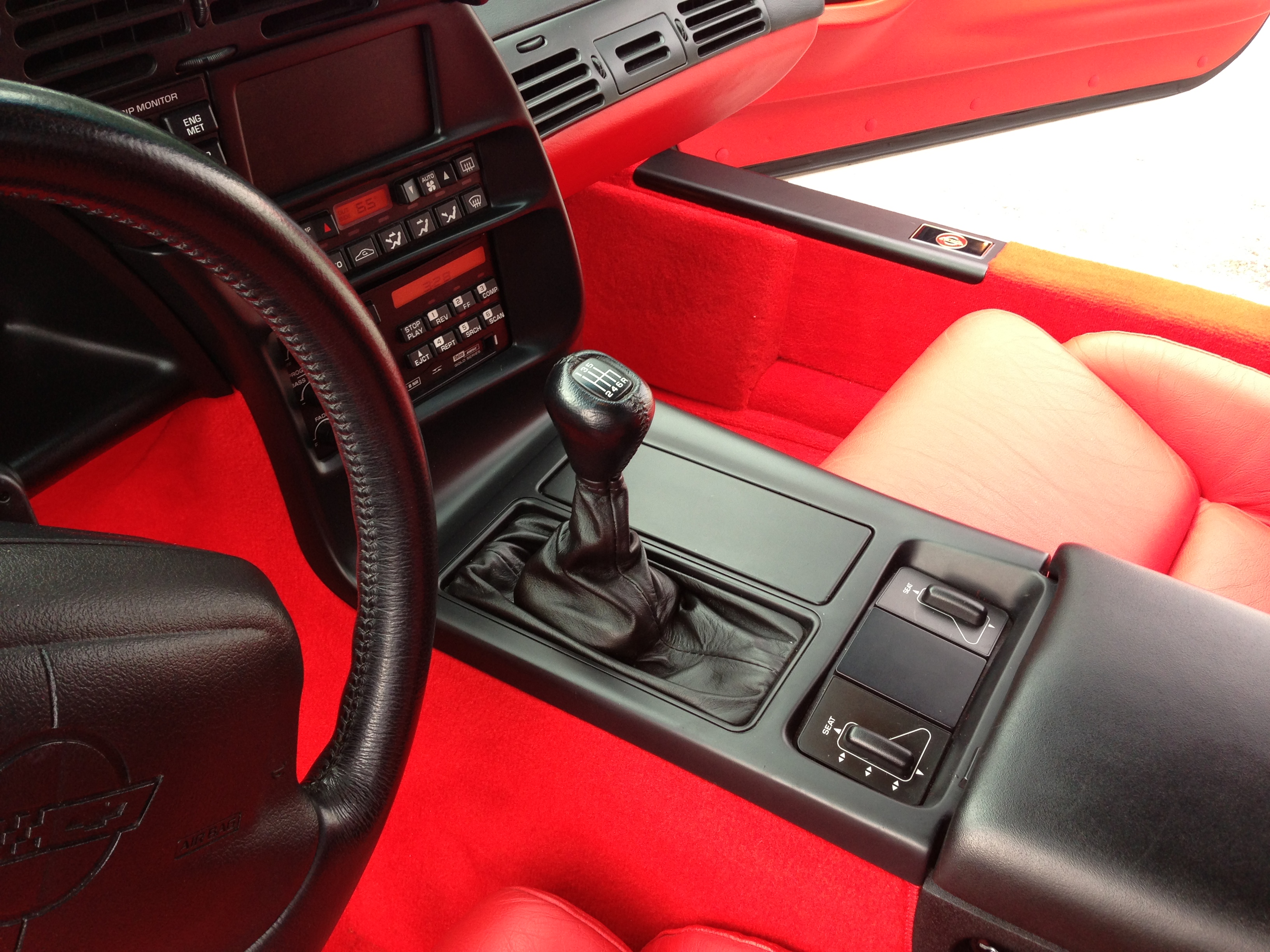 F S 1996 Corvette Coupe Artic White With Red Black