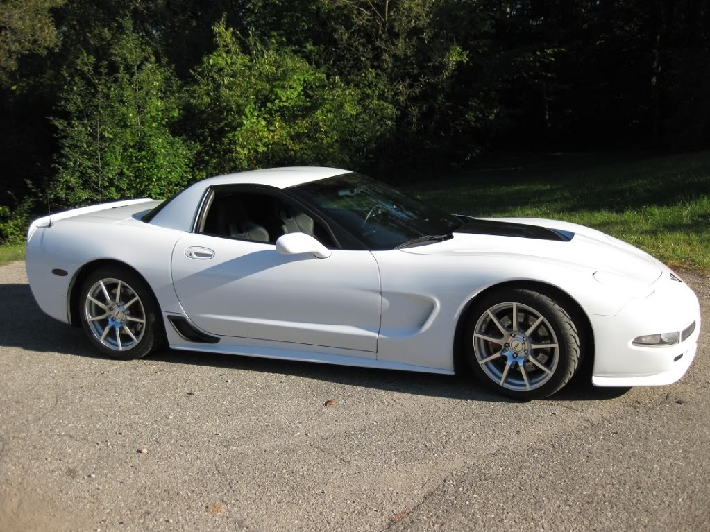 Name:  interlagos-silvercorvettec5z06white8.jpg
Views: 1185
Size:  188.1 KB