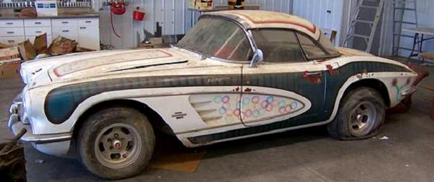 Corvettes on Craigslist: Barn Find 1961 Corvette Fuelie