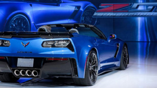 Let Go of Your Hairdo: The Z06 Convertible Bows in New York