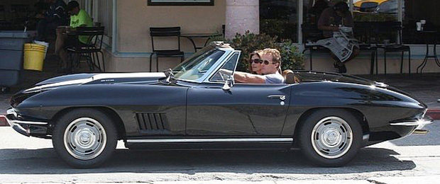 Cindy Crawford Spotted Cruising in ’67 Corvette