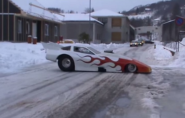 Funny Car in Snow text image