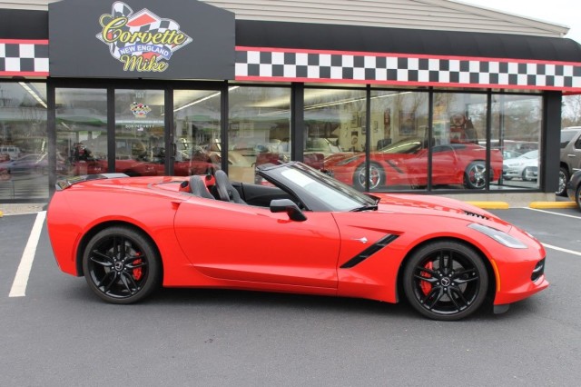 Poll: Does the C7 Corvette Look Better With or Without a Top?