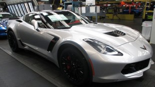 2016 Corvette Z06 Becomes First Chevy to Pack CarPlay