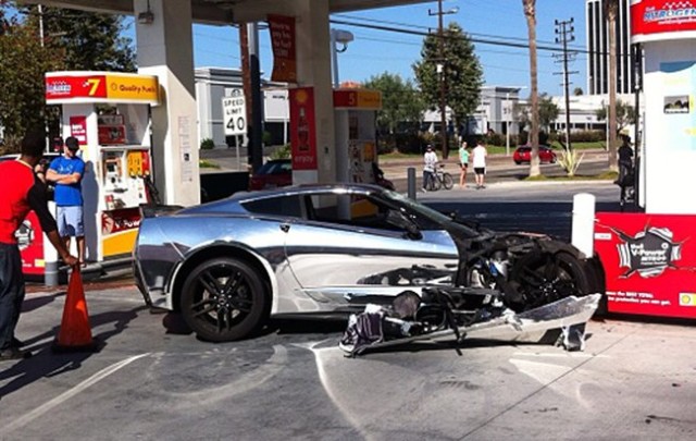 Chromed-Out Corvette C7 Crashes Into Gas Station