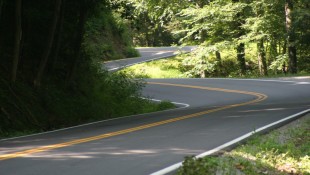 Corvette Owners Tame the Tail of the Dragon