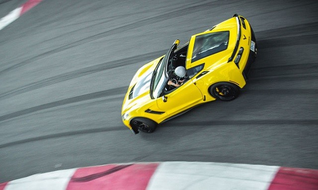 Road & Track Delivers a Biting Perspective on the Corvette C7 Z06
