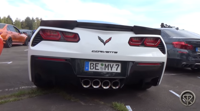 Corvette Battles Nissan GT-R R35 in Drag Race