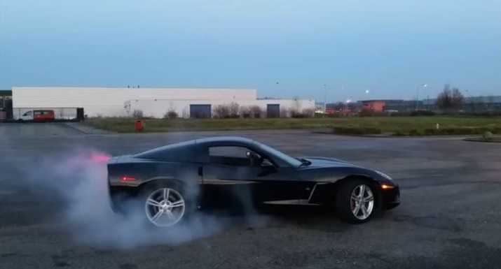 Dutch Man Engineers Full-Scale R/C Corvette