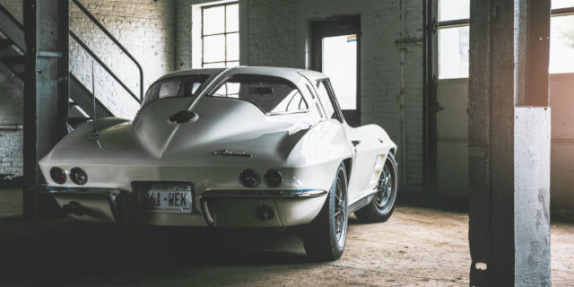 Road and Track’s Classic Stingray Buyer’s Guide Is a Lifesaver