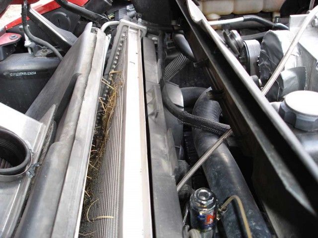 Corvette Forum Members Help With DIY Radiator Cleaning