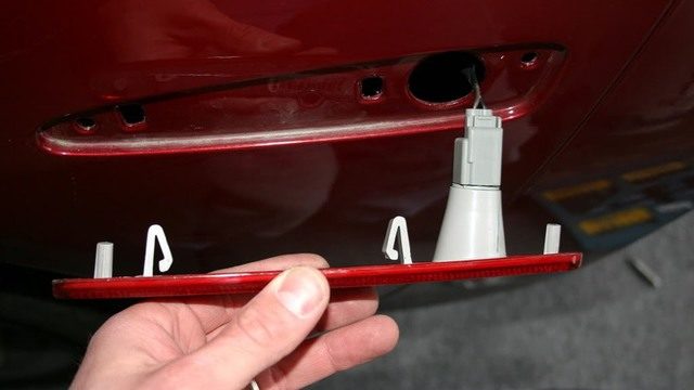 C6 Corvette: How to Replace Tail and Side Lights