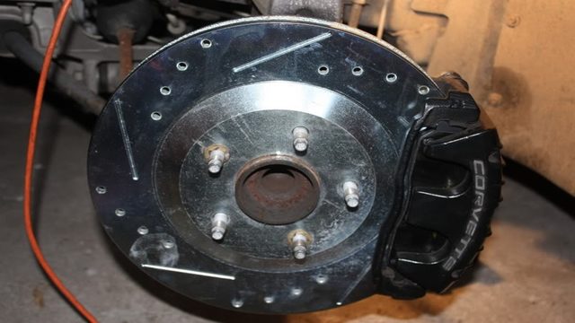 Corvette: How to Replace Brake Disc