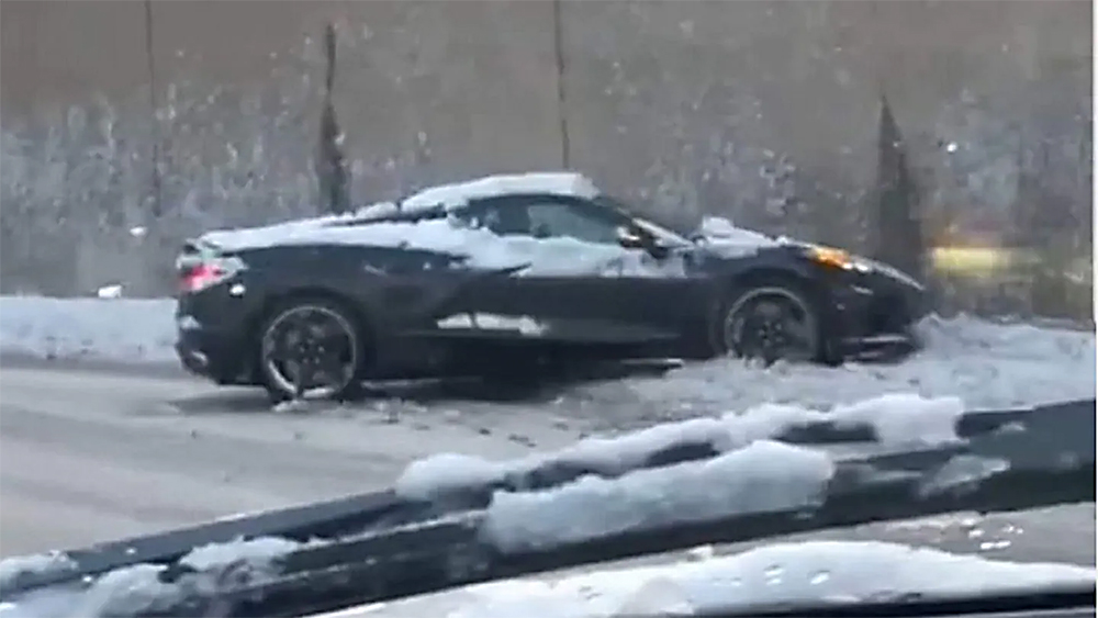 C8 Corvette Pre-Production Model Crashes in snow in detroit Michigan 2019