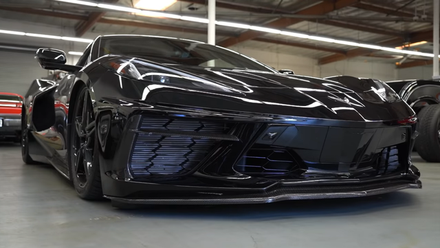 Bagged C8 Corvette Lives the Ultra Low Life