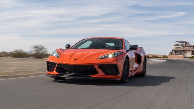 GM Canada Auctions Last C7 and First C8 For Charity