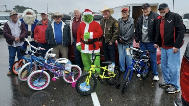 Corvette Club Donates Bikes For Great Cause