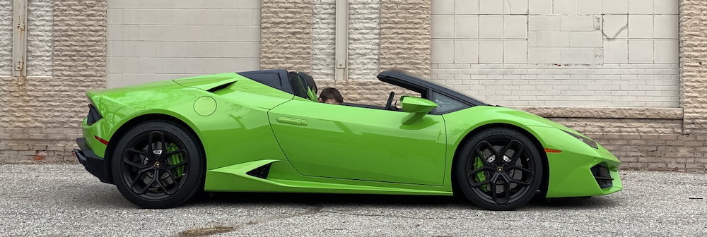Lamborghini Huracon Spyder side view