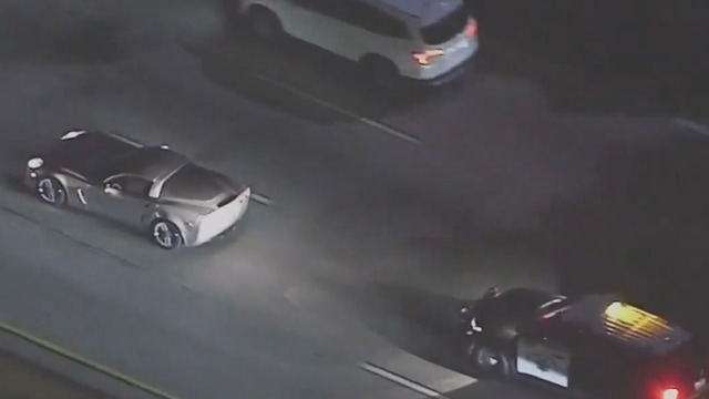Corvette Manages to Evade Police on Wild High Speed Chase