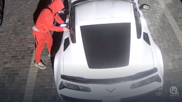 Thief Uses Electronic Device to Steal C7 Corvette